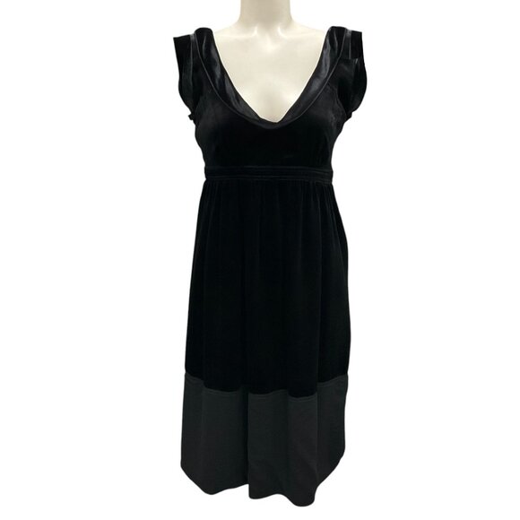Burberry Dresses & Skirts - Burberry Black Sleeveless Velvet Dress